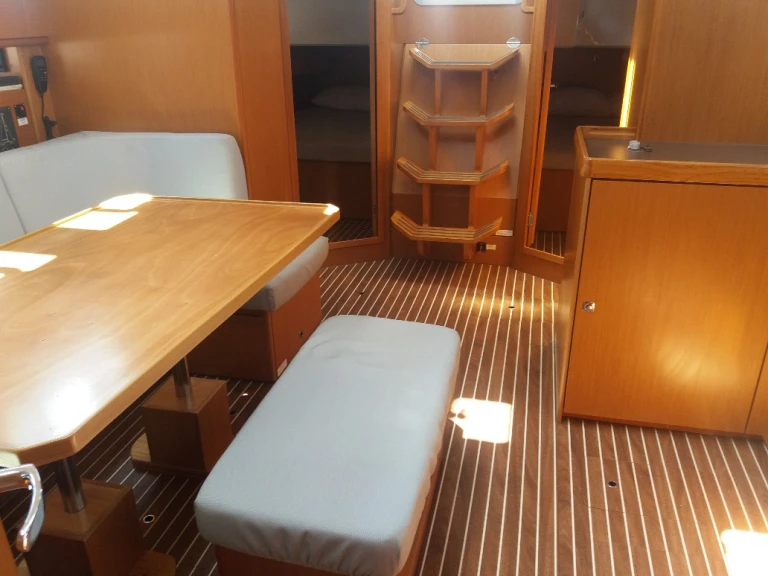 Ein Bavaria Cruiser 46 mieten in Nettuno
