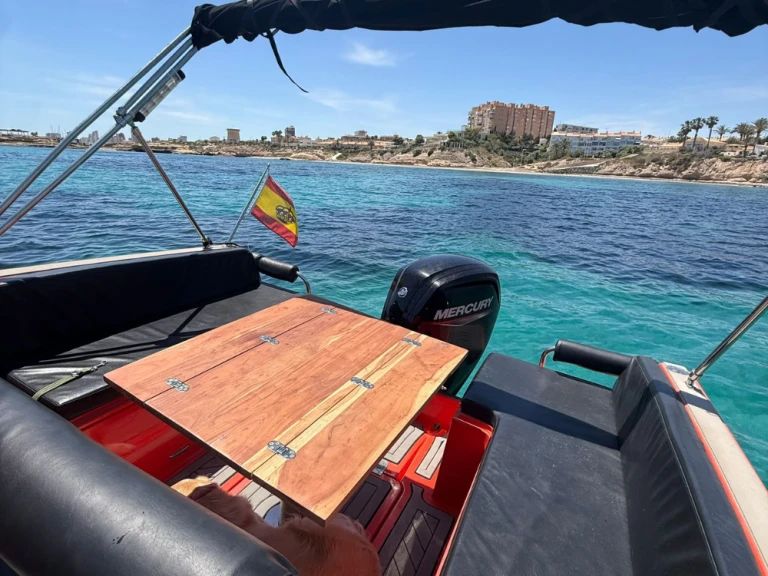 Vermietung Motorboot Nuva mit Führerschein