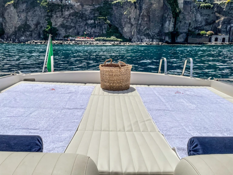 YachtCharter in Ischia - Itama Itama 38 Open auf SamBoat
