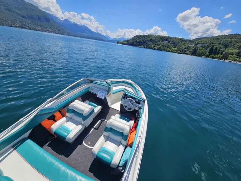 YachtCharter in Annecy - Larson 150 auf SamBoat