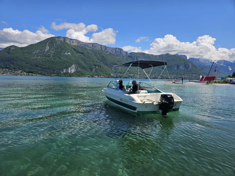 Ein Larson 150 mieten in Annecy