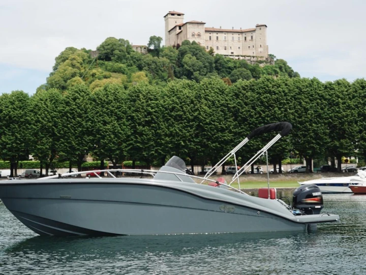 Vermietung Motorboot Clear mit Führerschein