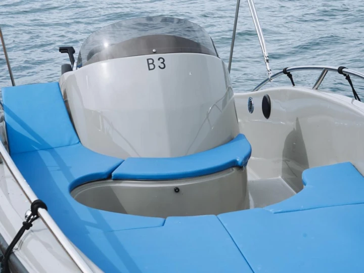Motorboot mieten in Angera zum besten Preis