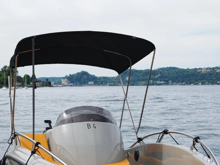 Motorboot mieten in Angera zum besten Preis