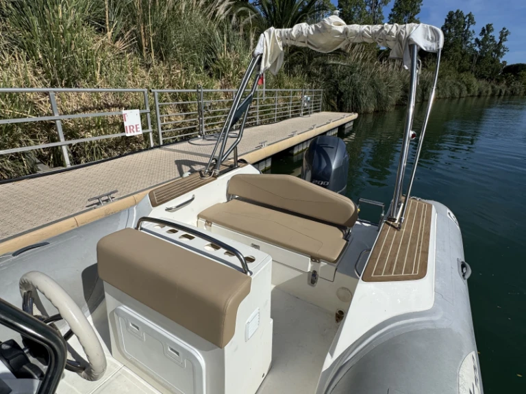 Schlauchboot mieten in Mandelieu-la-Napoule zum besten Preis