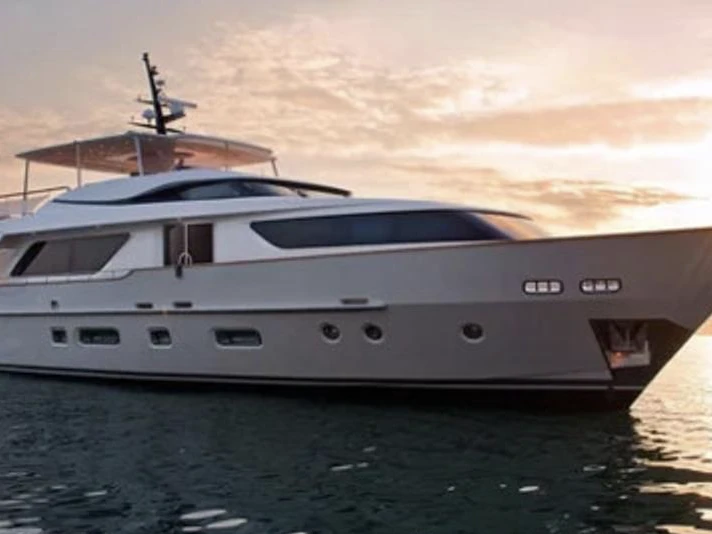 Vermietung Yacht San Lorenzo mit Führerschein