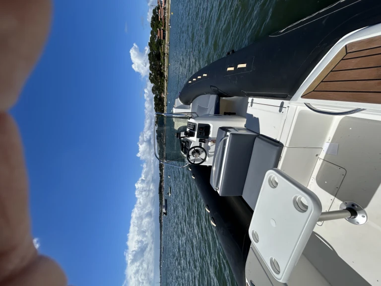 Vermietung Schlauchboot Capelli mit Führerschein