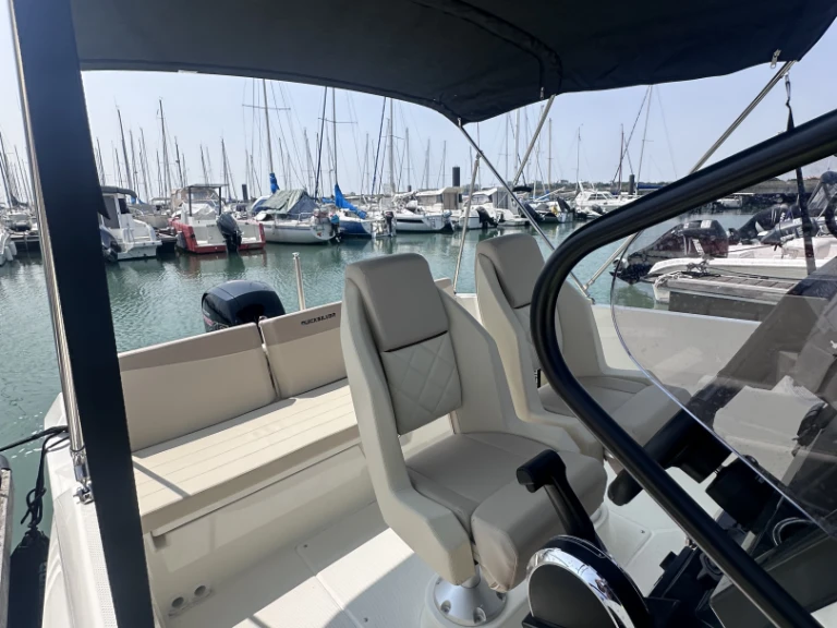 Quicksilver 705 Open mieten La Rochelle