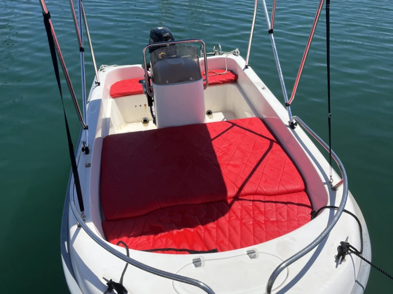 YachtCharter in Sant Andreu de Llavaneres - Astec 400 auf SamBoat