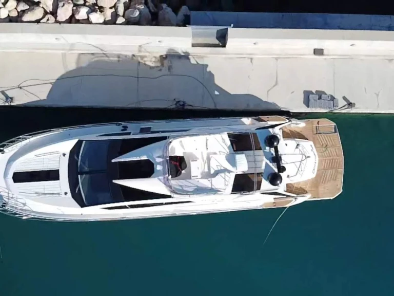 Ein Galeon Galeon 700 Skydeck - 4 + 1 cab. mieten in Novi Vinodolski