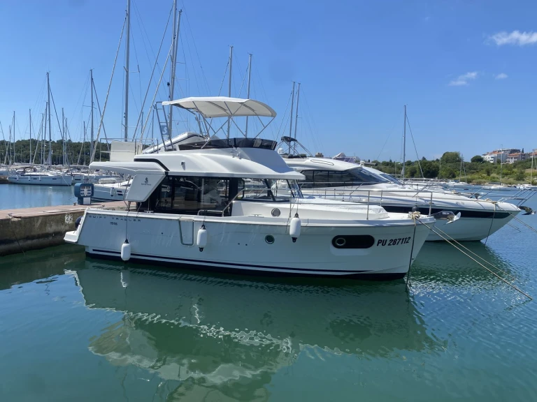 Motorboot mieten in Pula - Bénéteau Swift Trawler 35