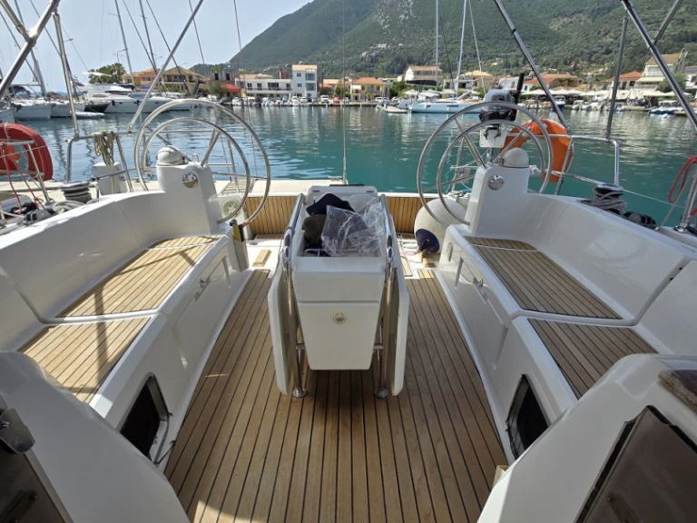 Segelboot mit oder ohne Skipper Jeanneau mieten in Kallithea