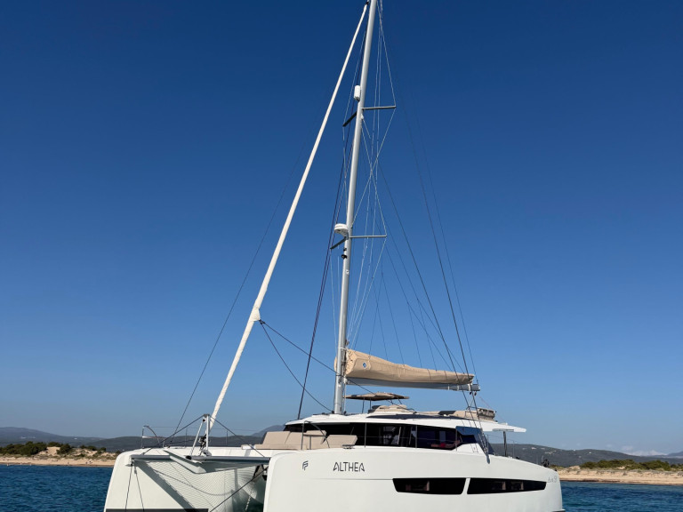 Katamaran mit oder ohne Skipper Fountaine Pajot mieten in Adámas