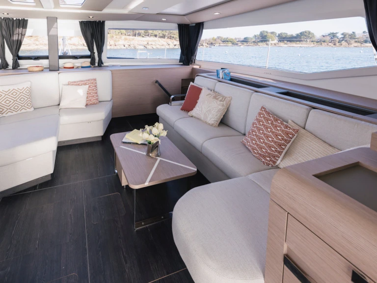 YachtCharter in Sant Antoni de Portmany - Fountaine Pajot Aura 51 auf SamBoat
