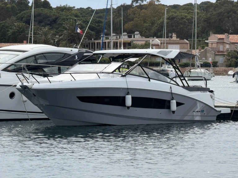 Bénéteau Flyer Serie 10 mieten Hyères