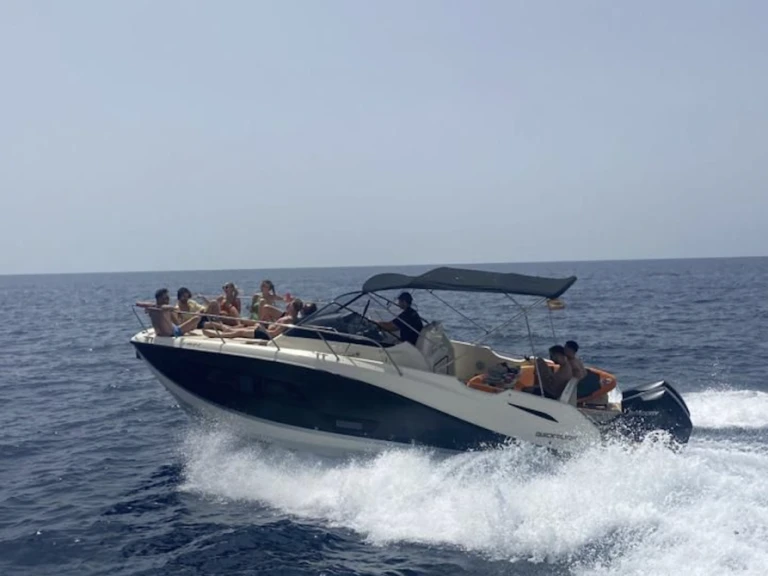 YachtCharter in Sant Antoni de Portmany - Quicksilver Activ 875 Sundeck auf SamBoat