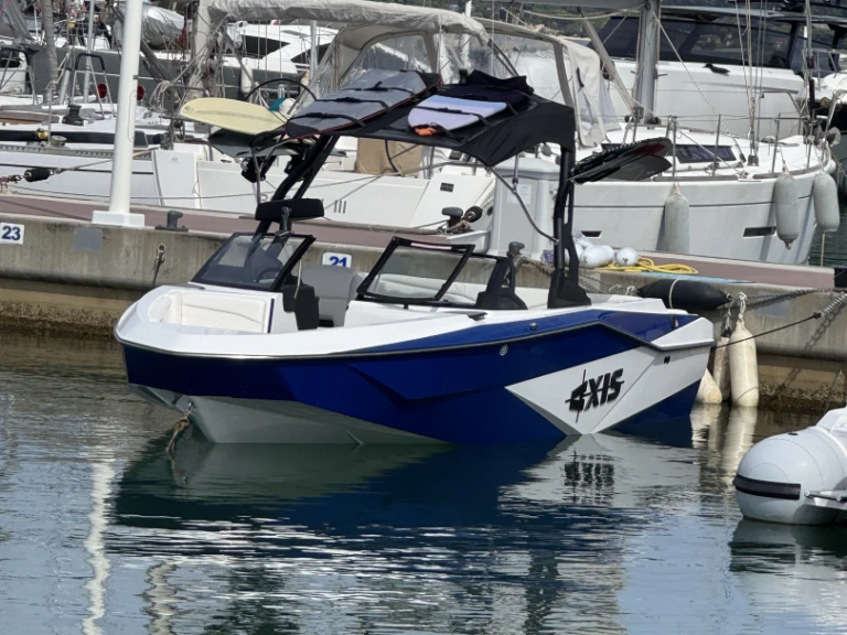 Motorboot mieten in Port des Marines de Cogolin zum besten Preis