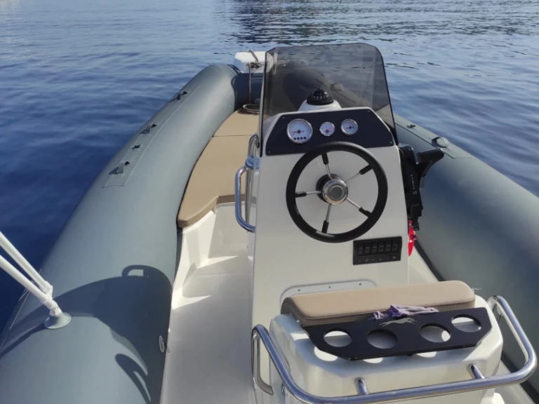 Schlauchboot mit oder ohne Skipper Blue rib mieten in Ponza