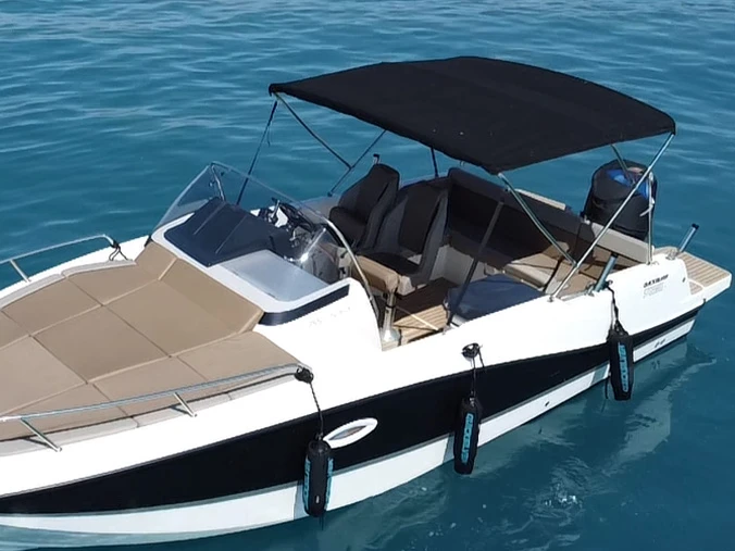 Quicksilver Activ 755 Open mieten Antibes