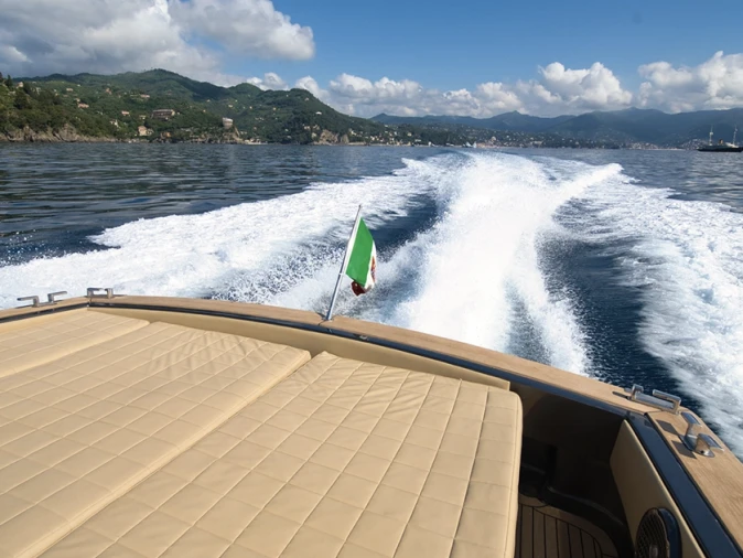 Ein Magnum 38 mieten in Saint-Tropez