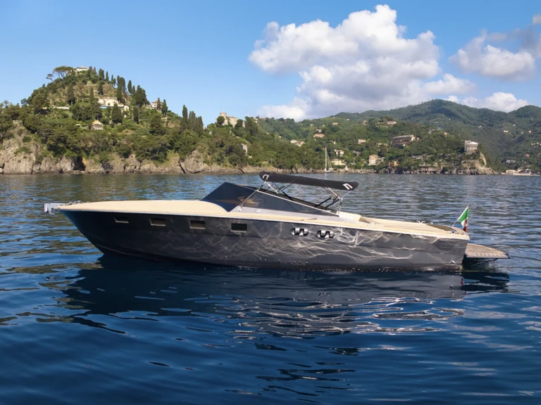 Motorboot mit oder ohne Skipper Magnum mieten in Saint-Tropez
