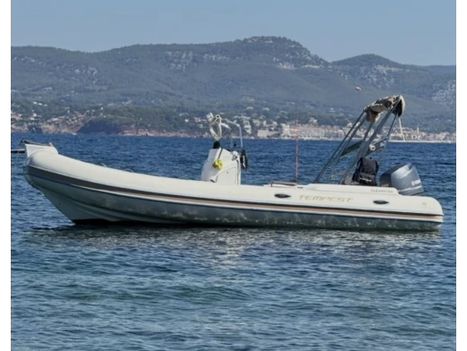 Boot mieten Toulon günstig Tempest 626 Ivory