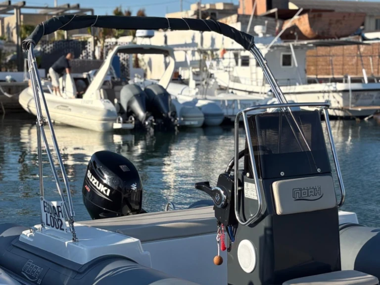 Schlauchboot mit oder ohne Skipper Noah mieten in Trapani