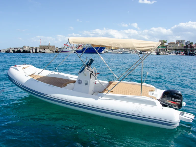 Schlauchboot mit oder ohne Skipper Gem mieten in Catania
