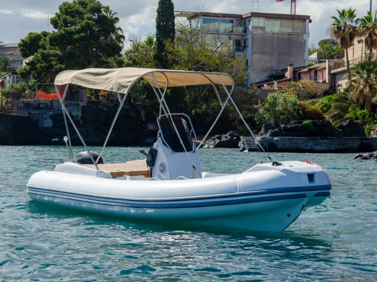 Vermietung Schlauchboot Gem mit Führerschein