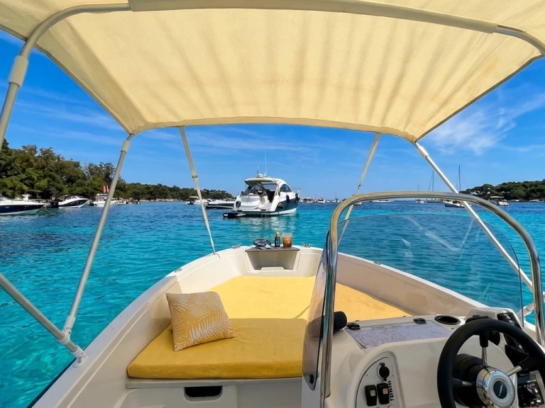 Motorboot mieten in Golfe-Juan zum besten Preis