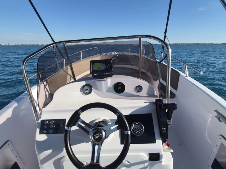 Motorboot mit oder ohne Skipper Insidias Marine mieten in Nin