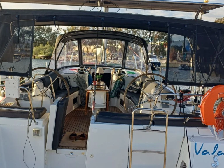 Segelboot mit oder ohne Skipper Bénéteau mieten in Athen