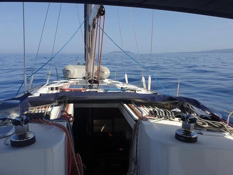 Ein Jeanneau Sun Odyssey 43 mieten in Níkiti