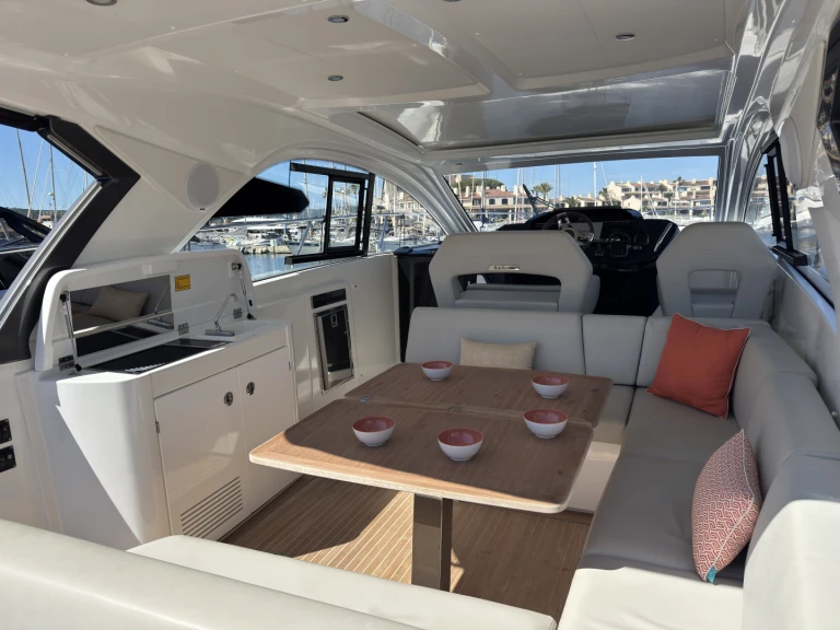 Motorboot mit oder ohne Skipper Bénéteau mieten in Port Cogolin
