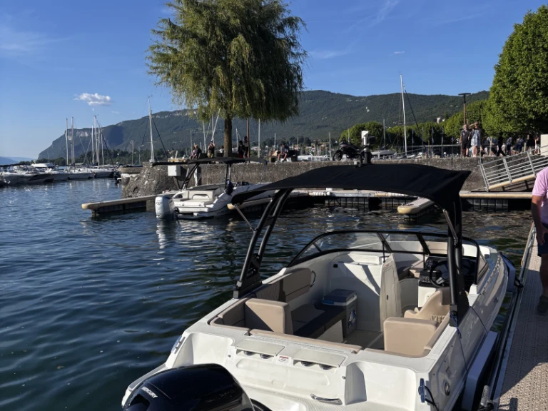 Bayliner VR4 mieten Aix-les-Bains