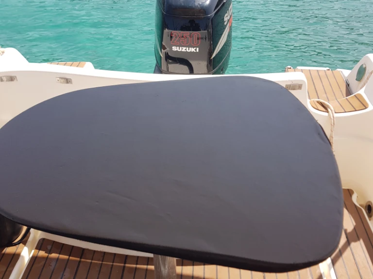 Motorboot mieten in Martigues - Jeanneau Cap Camarat 7.5 WA