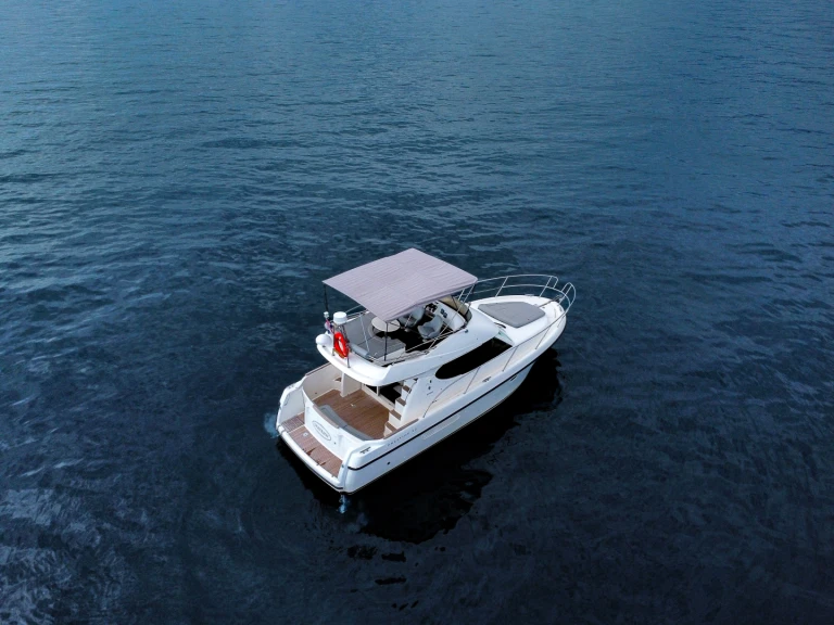 Bootsverleih Jeanneau Prestige 32 Fly Split Port Samboat