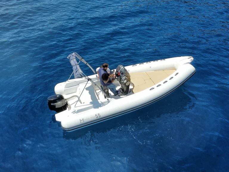 Ein Magnus 5,50 mieten in Porto Rotondo