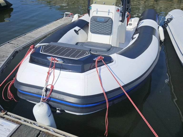 Ein 3D Tender TR54 mieten in Pornichet