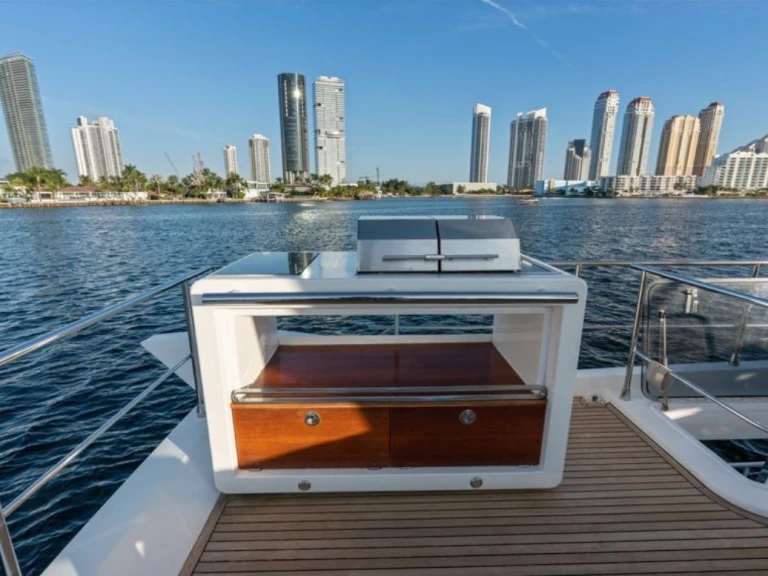 Vermietung Yacht Azimut mit Führerschein