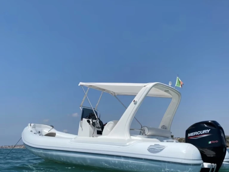 Ein Colbac Shark 580 mieten in Marsala