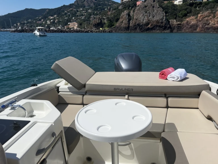 Bootsverleih Bayliner VR6 Mandelieu-la-Napoule Samboat