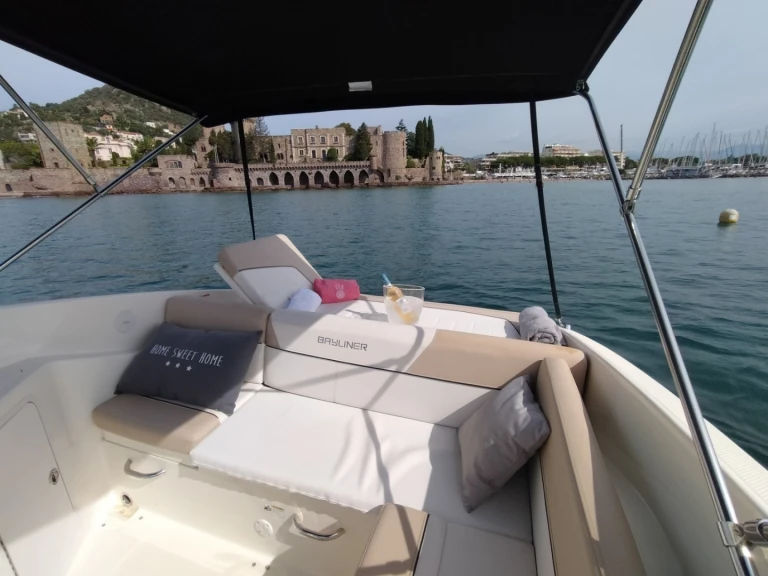 Motorboot mieten in Mandelieu-la-Napoule - Bayliner Bayliner 742 Cuddy