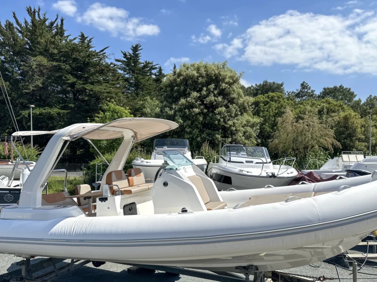 Vermietung Motorboot Zodiac mit Führerschein