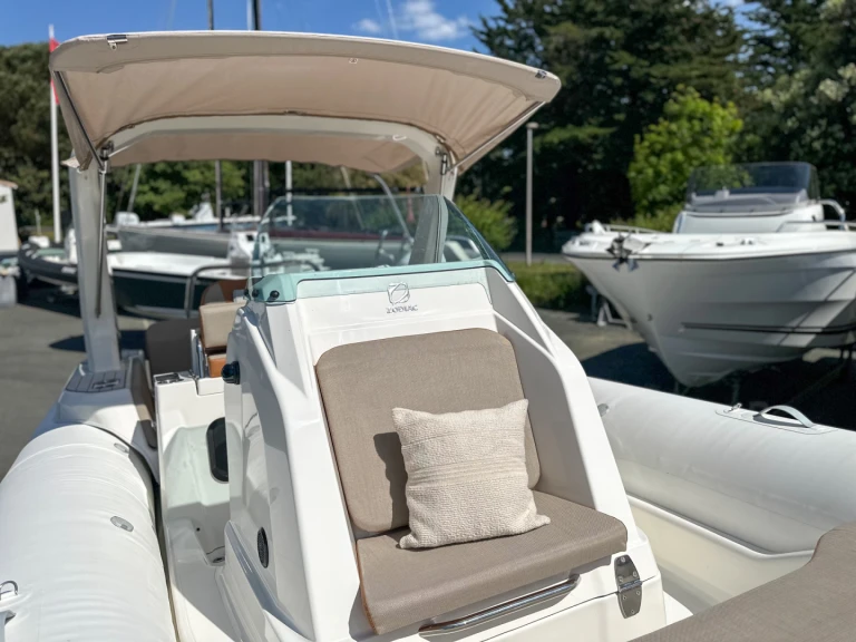 YachtCharter in La Flotte - Zodiac Medline 7.5 auf SamBoat