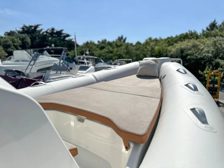 Ein Zodiac Medline 7.5 mieten in La Flotte