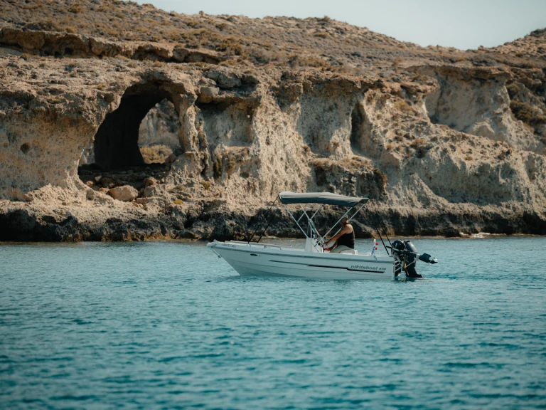 Motorboot mieten in Órmos Makry-Gialoú - Nikita Nikita 450