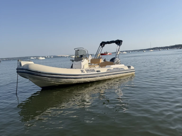 Schlauchboot mieten in Lège-Cap-Ferret zum besten Preis