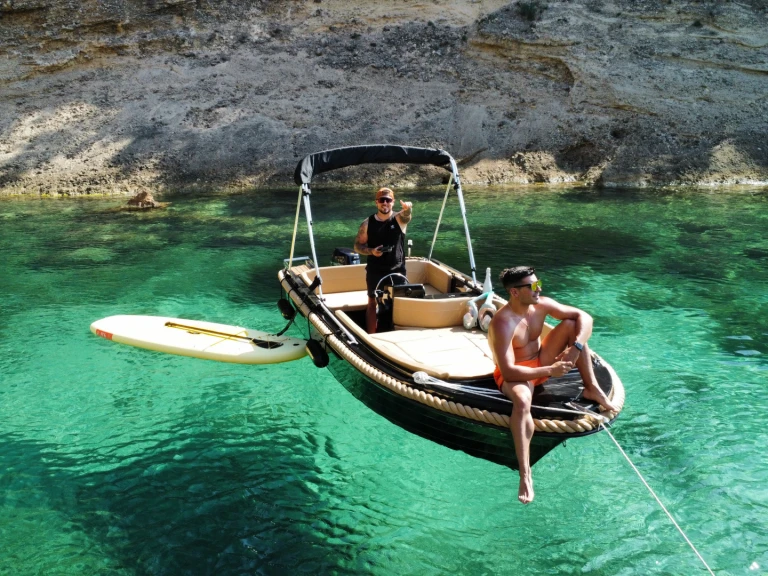 Motorboot mieten in Sant Antoni de Portmany zum besten Preis