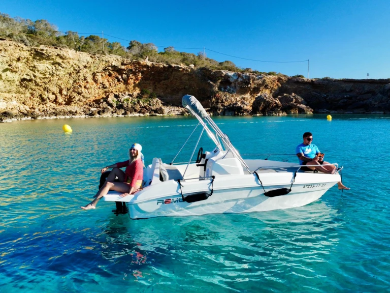 Motorboot mieten in Sant Antoni de Portmany zum besten Preis